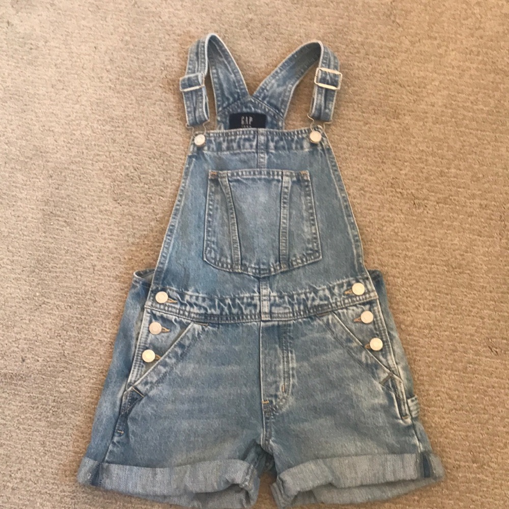 Gap short overalls great condition!
